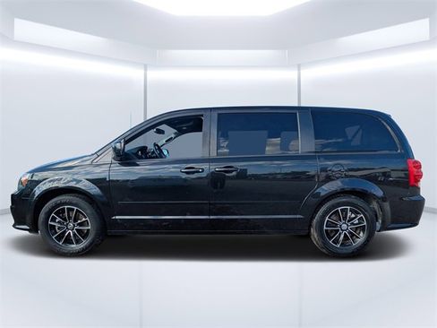 Used 2017 Dodge Grand Caravan SE image 6