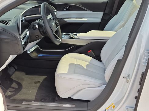 Certified 2024 Cadillac Lyriq Sport AWD/4WD image 18