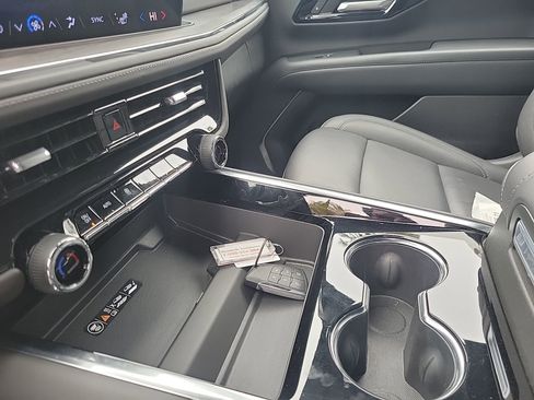 Used 2025 Chevrolet Tahoe LT image 26