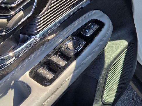 Certified 2022 Lincoln Corsair AWD w/ Premium Package image 21