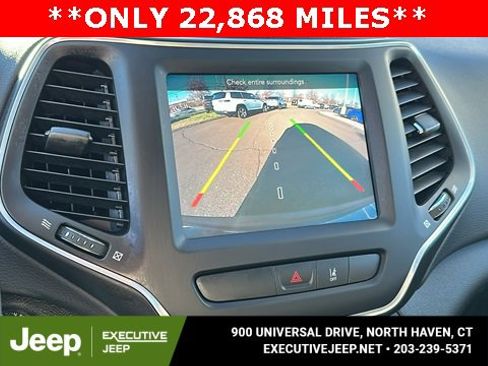 Used 2022 Jeep Cherokee Latitude w/ Sun & Sound Group image 16