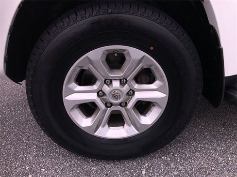 Used 2016 Toyota 4Runner SR5 Premium image 40