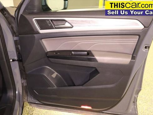 Used 2021 Volkswagen Atlas Cross Sport SE w/ Panoramic Sunroof Package FWD image 37