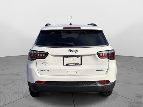 Used 2025 Jeep Compass Latitude image 9