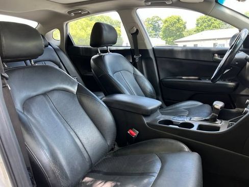 Used 2020 Kia Optima SE FWD image 22