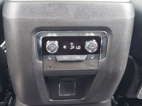 Used 2025 Chevrolet Tahoe High Country image 28