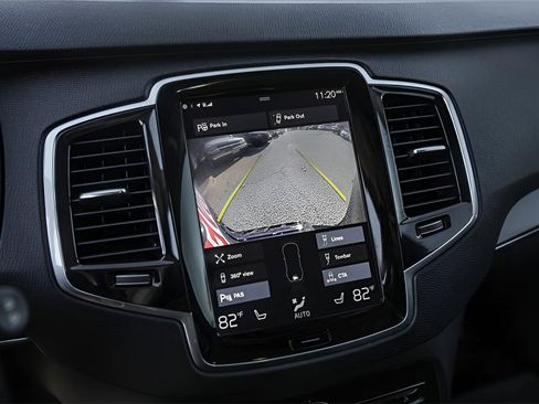 Used 2017 Volvo XC90 T6 Momentum w/ Vision Package image 19