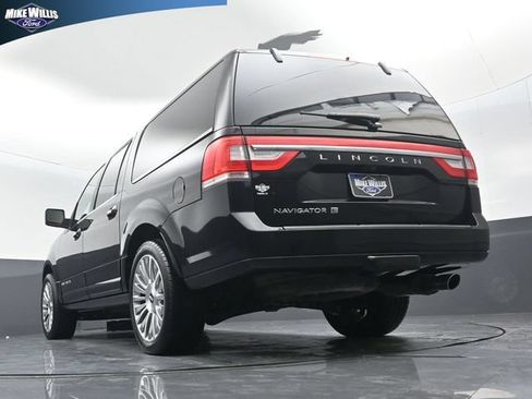 Used 2017 Lincoln Navigator L Reserve AWD/4WD image 21