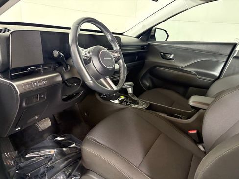 Used 2025 Hyundai Kona SEL FWD image 19