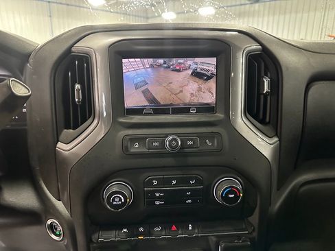 Used 2022 Chevrolet Silverado 1500 Custom image 17