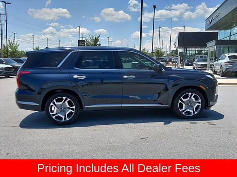 Used 2023 Hyundai Palisade SEL w/ Premium Package FWD image 2