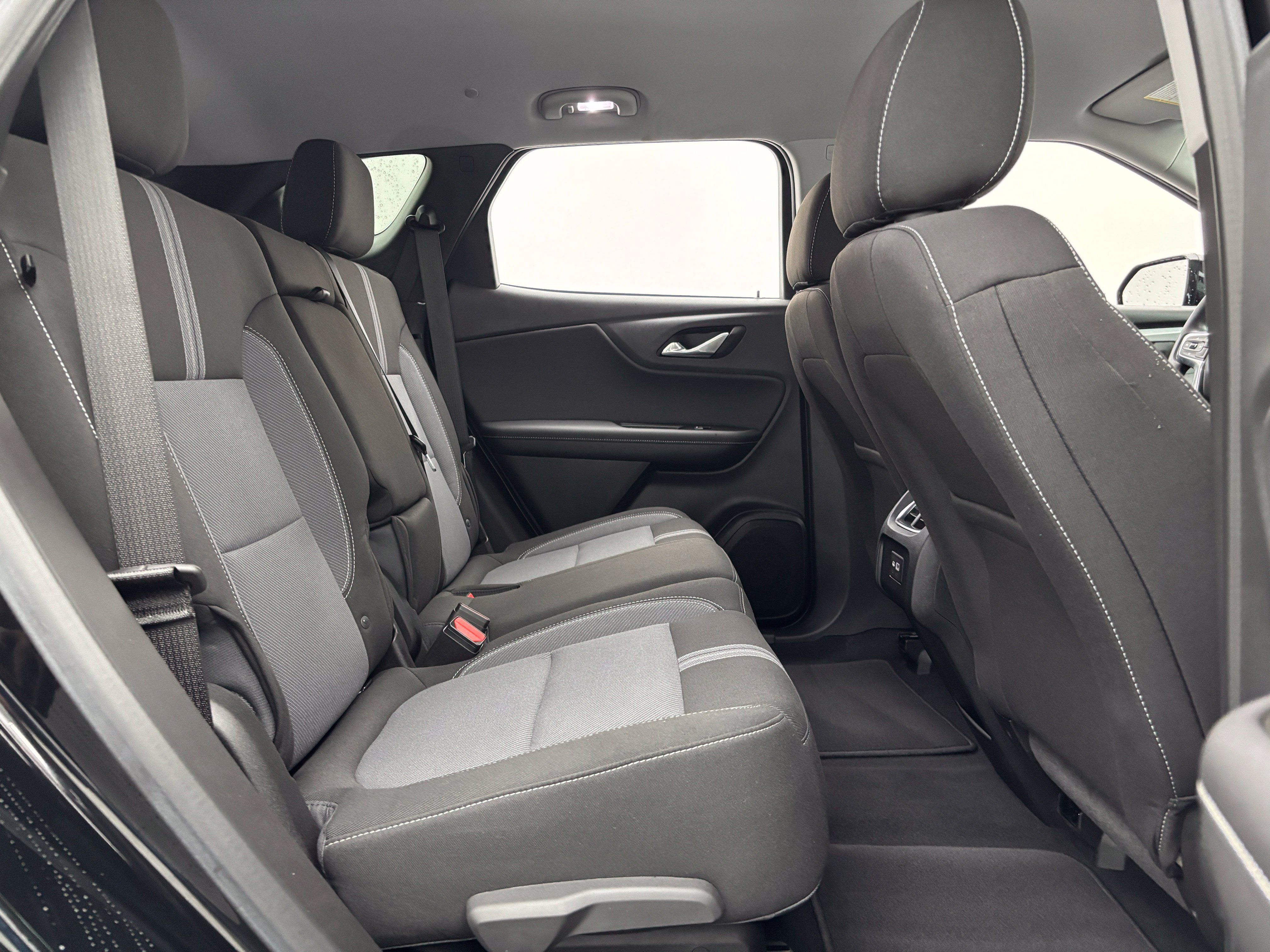Used 2023 Chevrolet Blazer LT w/ Midnight/Sport Edition FWD image 33
