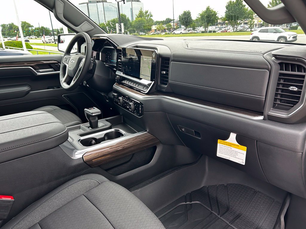 New 2026 Chevrolet Silverado 1500 RST w/ Dark Appearance Package AWD/4WD image 22