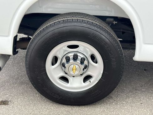 Used 2025 Chevrolet Express 3500 LT w/ LT Preferred Equipment Group RWD image 30