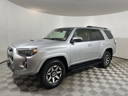 Used 2022 Toyota 4Runner TRD Off-Road Premium image 3