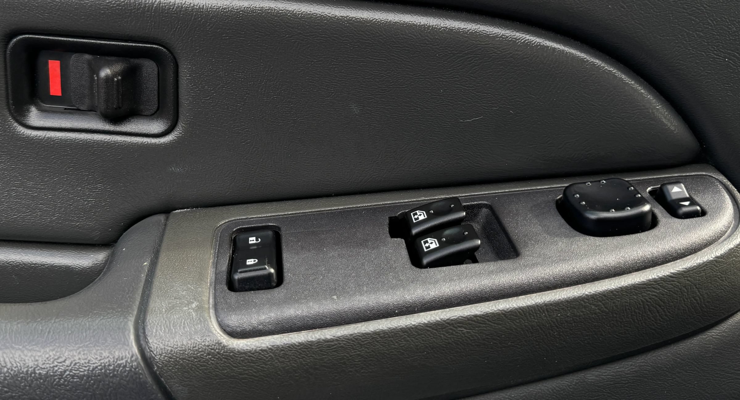 Used 2005 Chevrolet Silverado 2500 LS RWD image 13