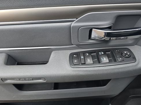Used 2017 RAM 1500 Classic SLT w/ SLT Plus D￩cor Group image 11