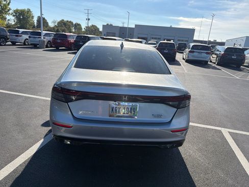Used 2024 Honda Accord Touring image 5