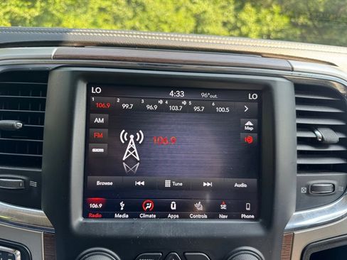 Used 2018 RAM 1500 Laramie AWD/4WD image 23