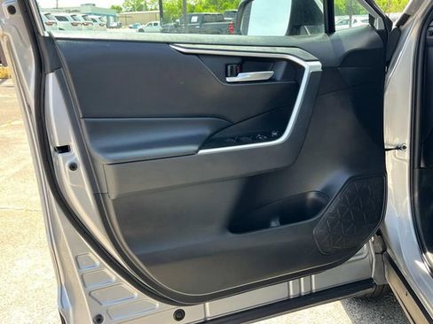 Used 2023 Toyota RAV4 XLE FWD image 29