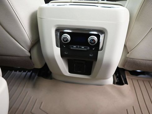 Used 2023 GMC Yukon Denali AWD/4WD image 16