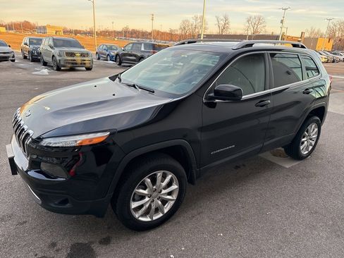 Used 2017 Jeep Cherokee Limited w/ Luxury Group image 1