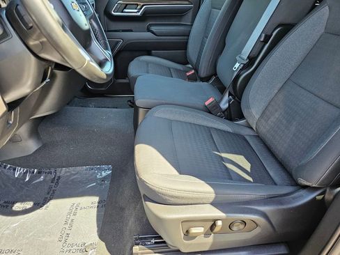 Used 2023 Chevrolet Silverado 1500 LT AWD/4WD image 25