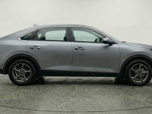 Used 2025 Kia K4 LXS image 11