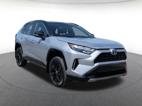 Used 2024 Toyota RAV4 XSE AWD/4WD image 8