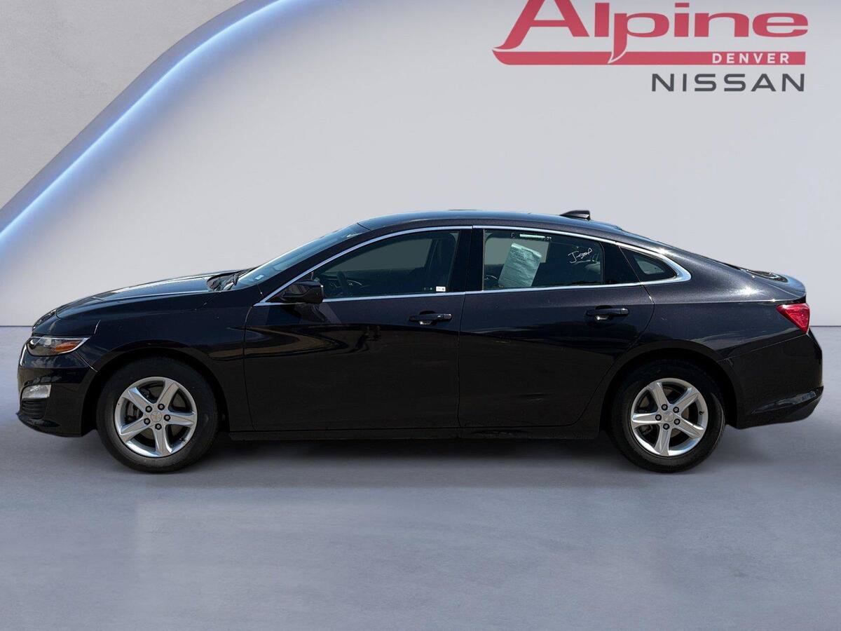 Used 2023 Chevrolet Malibu LT w/ Driver Confidence Package FWD image 2