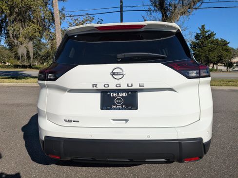 New 2026 Nissan Rogue S image 5