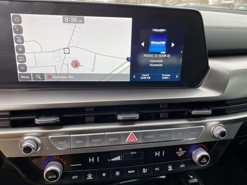 Used 2024 Kia Telluride S w/ S Sunroof Package image 11