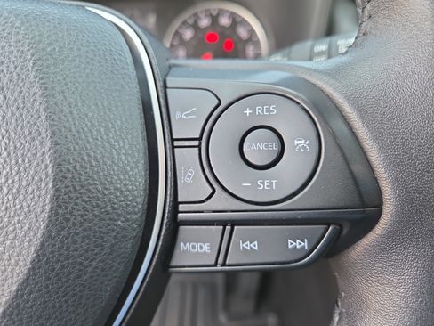 Used 2022 Toyota RAV4 XLE w/ Convenience Package image 30