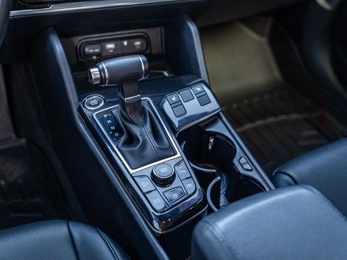 Used 2023 Kia Sportage SX image 25