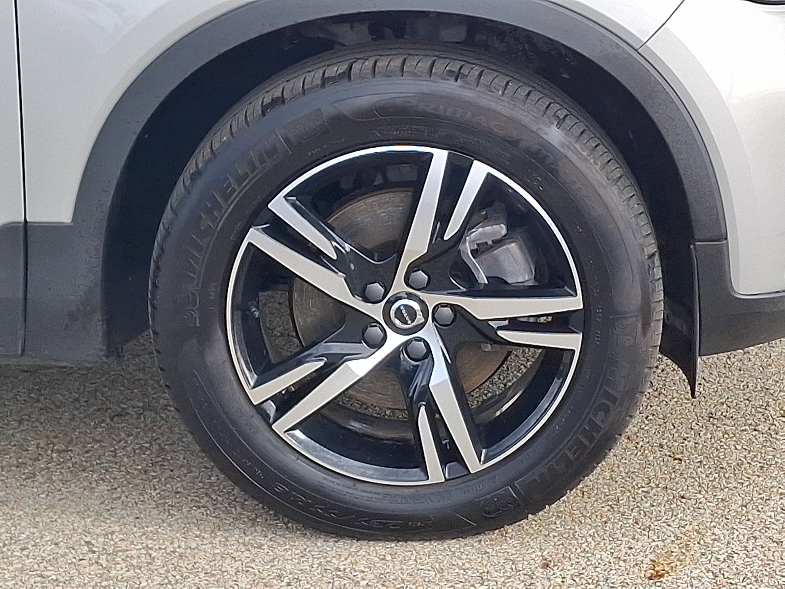 Used 2025 Volvo XC40 B5 Core AWD/4WD image 8