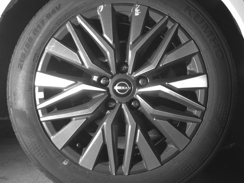 Used 2025 Nissan Altima 2.5 SV image 15