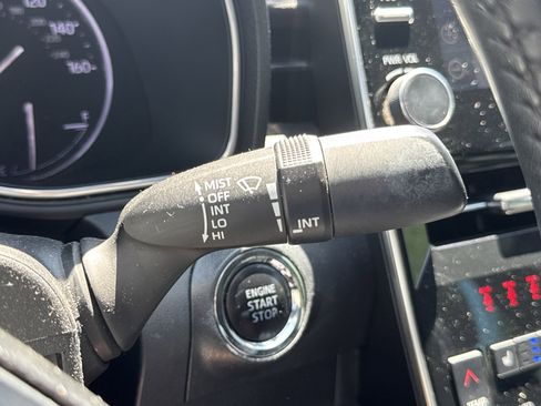 Used 2019 Toyota Avalon Touring FWD image 17