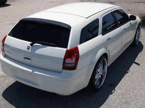 Used 2005 Dodge Magnum SE RWD image 7