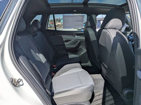 New 2026 Volkswagen Tiguan SE R-Line AWD/4WD image 32