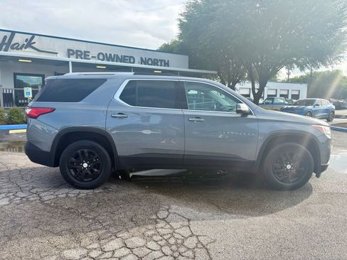 Used 2018 Chevrolet Traverse LT AWD/4WD image 2
