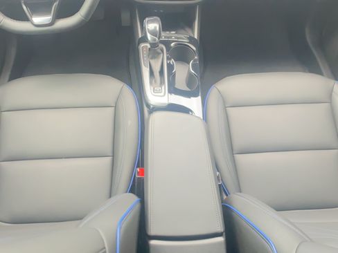 Used 2024 Buick Envista Sport Touring w/ Convenience I Package FWD image 16