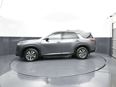 Used 2023 Nissan Pathfinder SL w/ Lighting Package (N92) AWD/4WD image 4