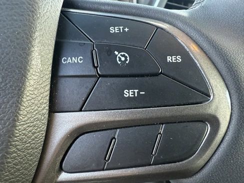 Certified 2022 Jeep Cherokee Latitude Lux image 15