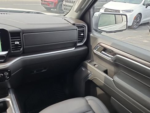Used 2024 Chevrolet Silverado 1500 LTZ w/ LTZ Convenience Package II AWD/4WD image 17