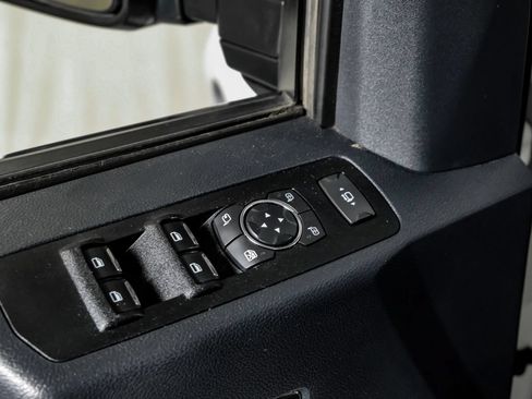 Used 2022 Ford F250 Platinum w/ FX4 Off-Road Package AWD/4WD image 35