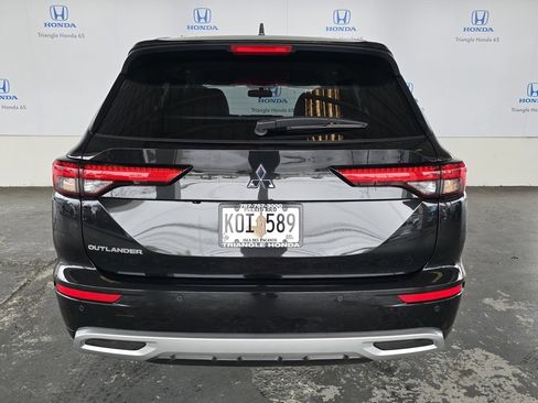 Used 2024 Mitsubishi Outlander SE image 48