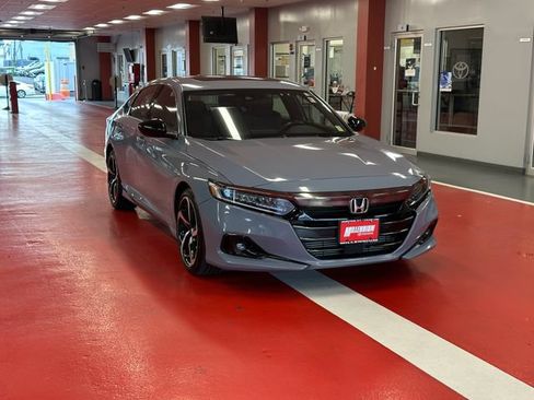 Used 2022 Honda Accord Sport image 2