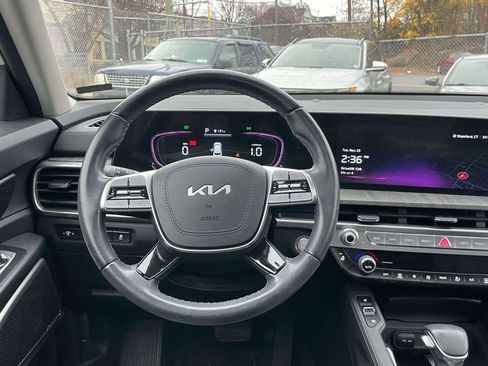 Used 2023 Kia Telluride EX w/ EX Captain's Chair Package image 14