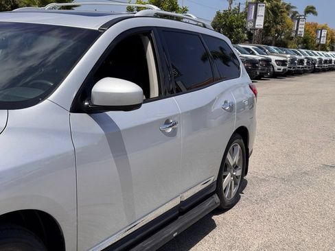 Used 2015 Nissan Pathfinder Platinum w/ Cargo Package FWD image 9