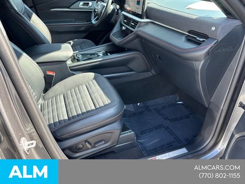 Used 2025 Ford Explorer ST-Line AWD/4WD image 15